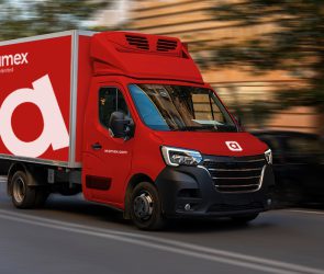 Aramex reefer truck, cold chain logistics