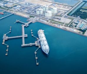 oil and gas logistics, logistics shipping, oil and gas companies